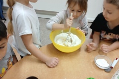 Pečeme svatomartinské rohlíčky 